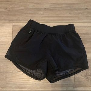 LULULEMON Hotty Hot Shorts 2.5”